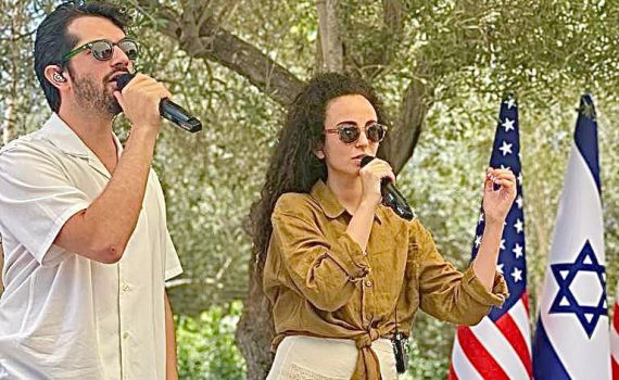 קורע: יובל דיין ורן דנקר בחזרות להופעה מול ביידן