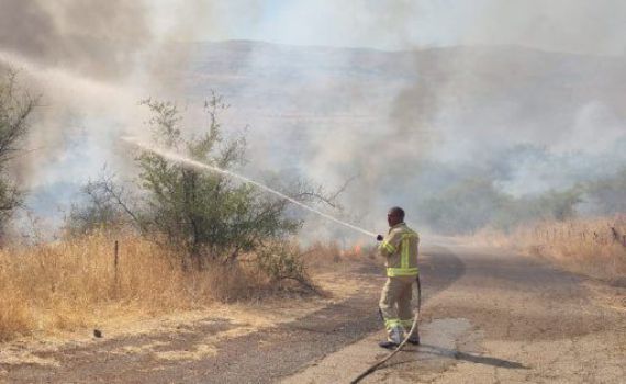 שריפה מתלקחת סמוך לחד נס; מטוסי כיבוי במקום