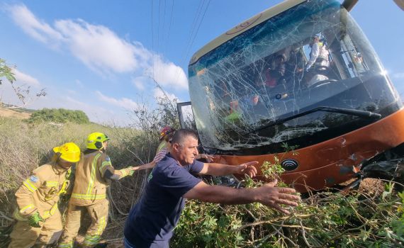 תאונת האוטובוס בכביש 1: כל הלכודים חולצו