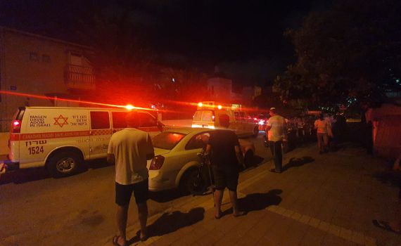 גבר כבן 50 מת מפצעיו לאחר שנדקר; חשוד נעצר