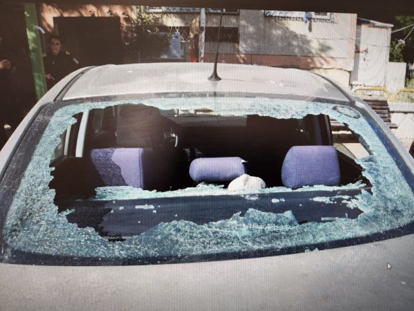 דקרו והשליכו אבן: שני טרמפיסטים תקפו את הנהג