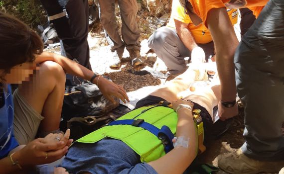 נערה מניו ג'רזי חולצה במהלך טיול של בני עקיבא