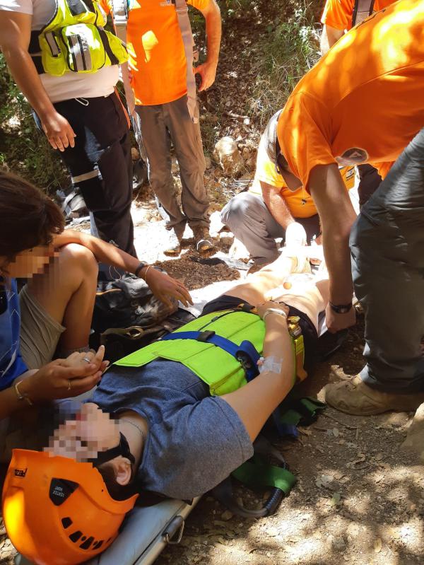 נערה מניו ג'רזי חולצה במהלך טיול של בני עקיבא