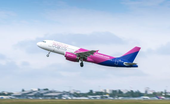 מחשש לפצצה: נוסעים בטיסה לפולין פונו מהמטוס