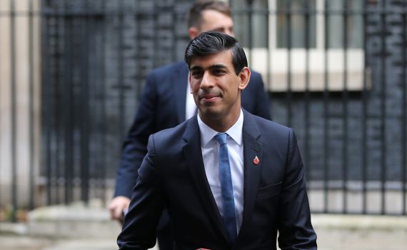 דרמה בבריטניה: הפרלמנט פוזר, בחירות יתקיימו ביולי