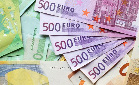 המשבר הכלכלי: היורו צונח לשפל היסטורי