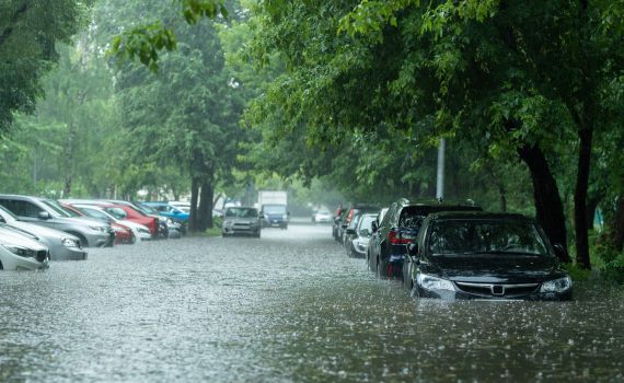 חשש לשיטפונות ענק באוסטרליה, אלפים פונו