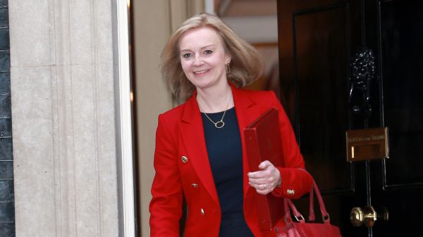 אחרי 45 יום בלבד: ראש ממשלת בריטניה מתפטרת