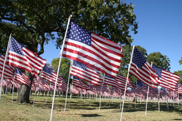 4 ביולי: האמריקאים חוגגים, על רקע הפילוג