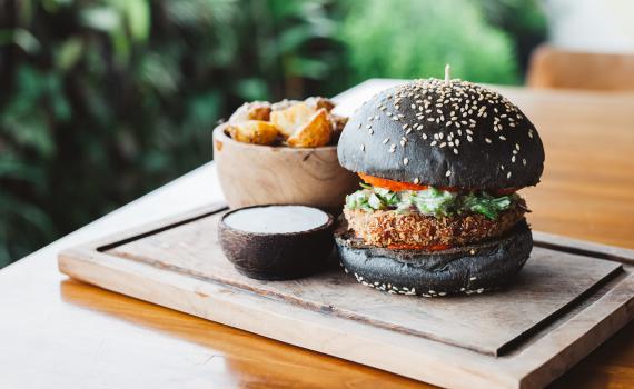 מקורי: מתכון ללחמניות באן שחורות להמבורגר
