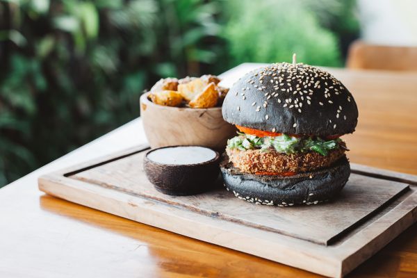 מקורי: מתכון ללחמניות באן שחורות להמבורגר