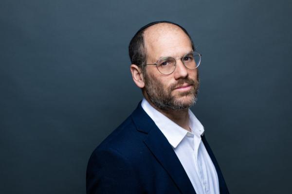 "אני נצחי": אהרון רזאל בסינגל חדש