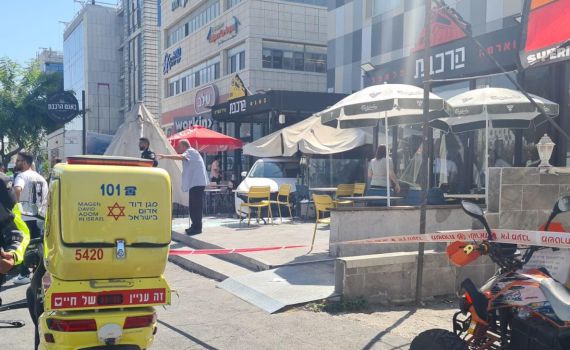 ירושלים: רכב נכנס למסעדה בתלפיות; 2 פצועים קל