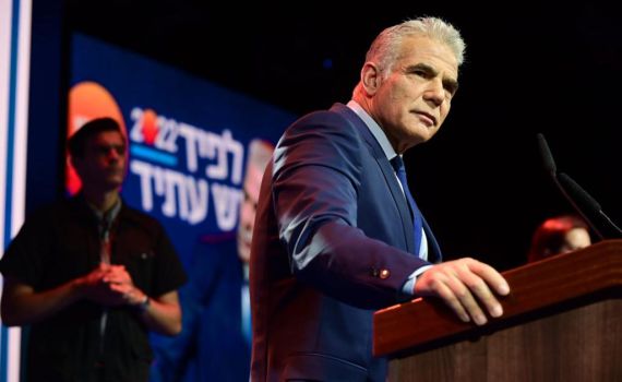 לפיד פותח קמפיין: "ננצח את מכונת הרעל גם הפעם"