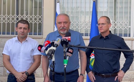 לא רק תושבי עוטף עזה: ליברמן מבטיח סל פיצויים נדיב