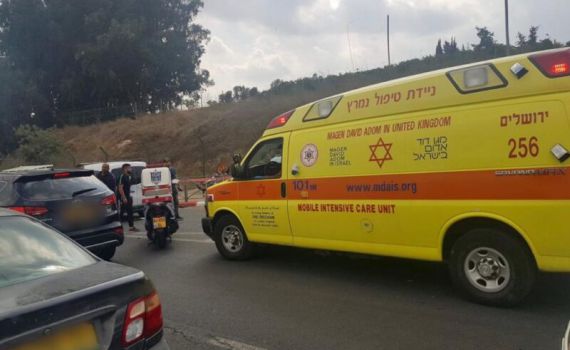 שני רוכבי אופנוע נפצעו קשות בתאונה בירושלים