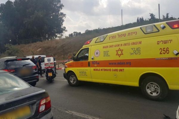 שני רוכבי אופנוע נפצעו קשות בתאונה בירושלים