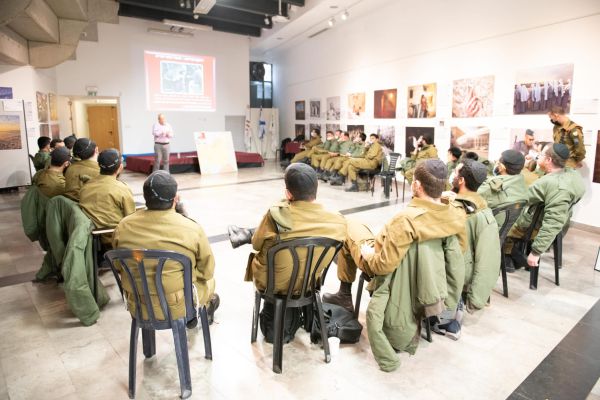 יאיר גולן שומע? לוחמים חרדים איבטחו את קבר יוסף בשכם