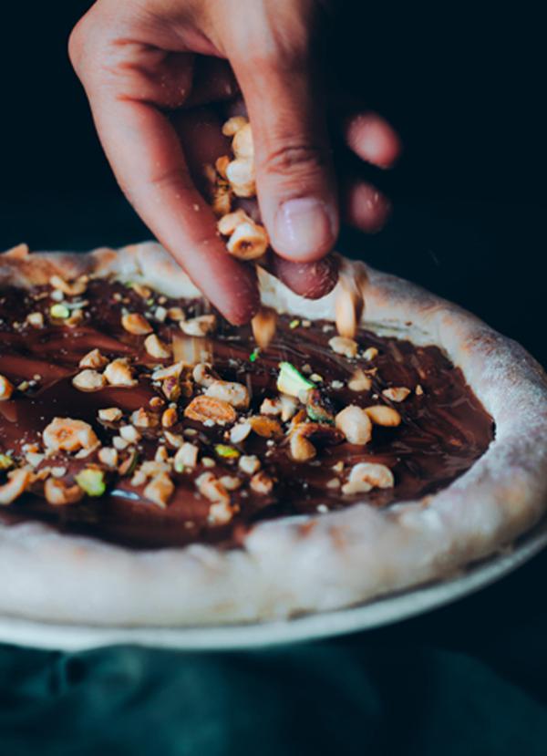 יש דבר כזה: מתכון לפיצת שוקולד בריאה
