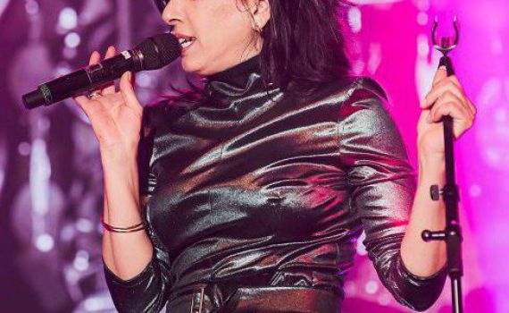 "אבא": דיקלה חושפת הצצה לחייה האישיים בשיר חדש