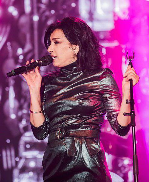 "אבא": דיקלה חושפת הצצה לחייה האישיים בשיר חדש