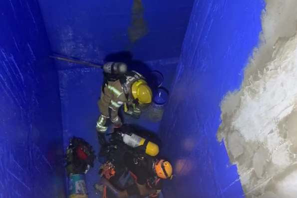 אדם נפל לבור בעומק 6 מטרים; צפו ברגעי החילוץ