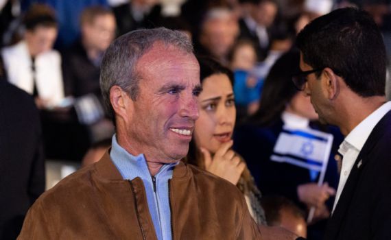 דיווח: השר הסרוג שוקל לפרוש מהחיים הפוליטיים