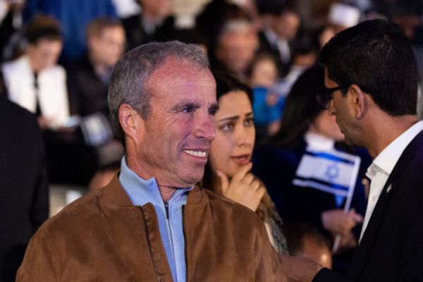 דיווח: השר הסרוג שוקל לפרוש מהחיים הפוליטיים