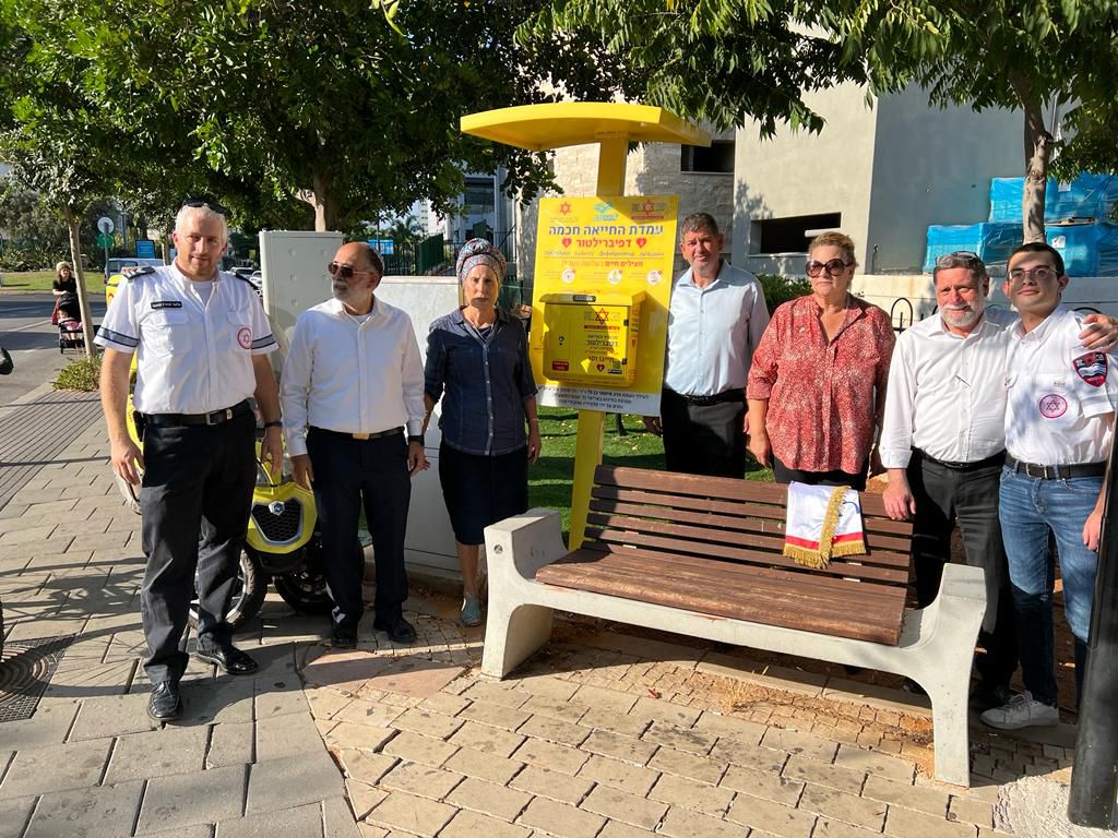 התלמיד הסרוג חנך עמדת החייאה לזכר רבו שנרצח