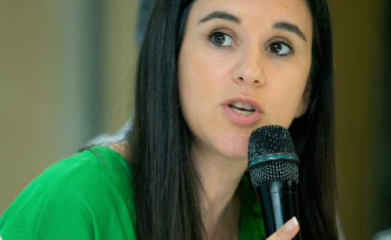 אמילי עמרוסי קיבלה הצעה לשיריון