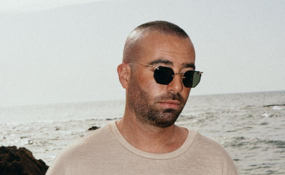 בסוף הכל חולף: עומר אדם יורד מהארץ