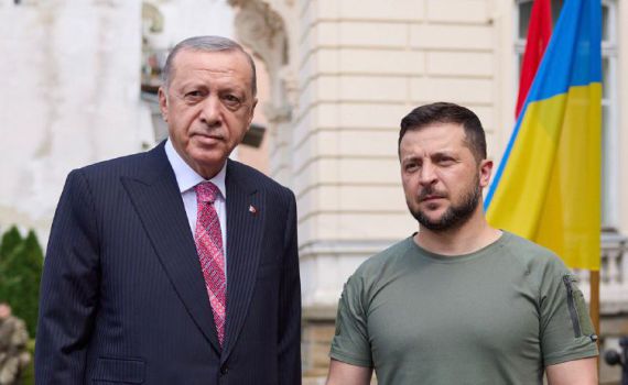 יסכים למו"מ? זלנסקי נפגש עם ארדואן