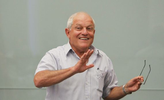 חיים כץ מבסוט: הצליח להכניס את אתי עטיה