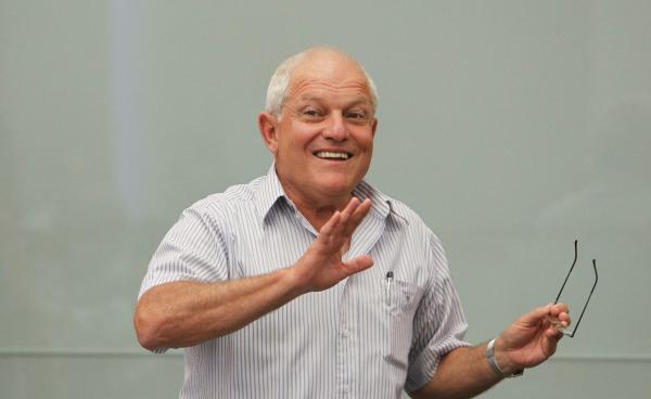 חיים כץ מבסוט: הצליח להכניס את אתי עטיה