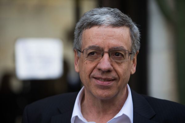 בנט מאפשר את מחטף המינוי של מני מזוז