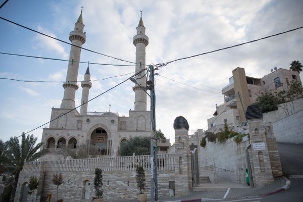 עבר לאבו גוש בגלל המחיר: "פנטהאוז פה כמו חדר בי-ם"