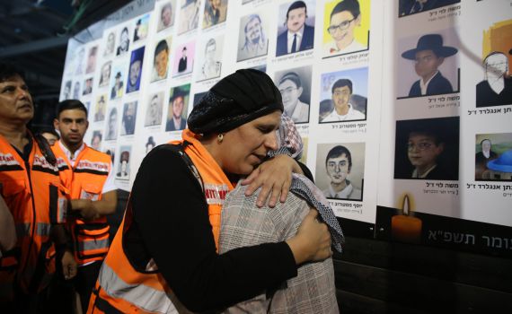 משפחות אסון מירון: המדינה טמנה את ראשה בחול