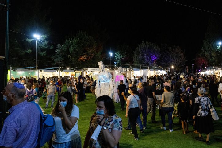 הפר מעצר בית, תקף מאבטח בהופעה – ונעצר