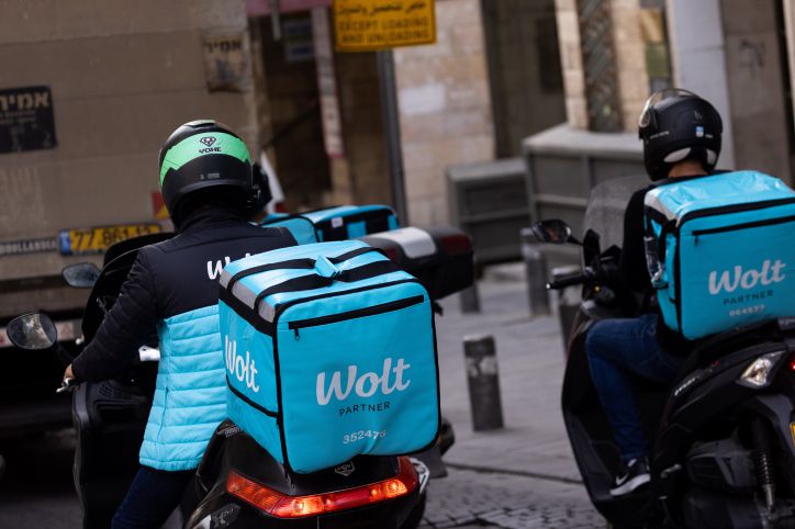 השליחים נגד וולט: דורשים להיות עובדים בחברה