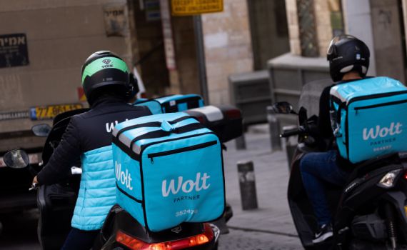 השליחים נגד וולט: דורשים להיות עובדים בחברה