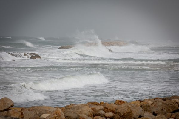 גבר בן 20 איבד הכרה וטבע למוות בחוף באשקלון