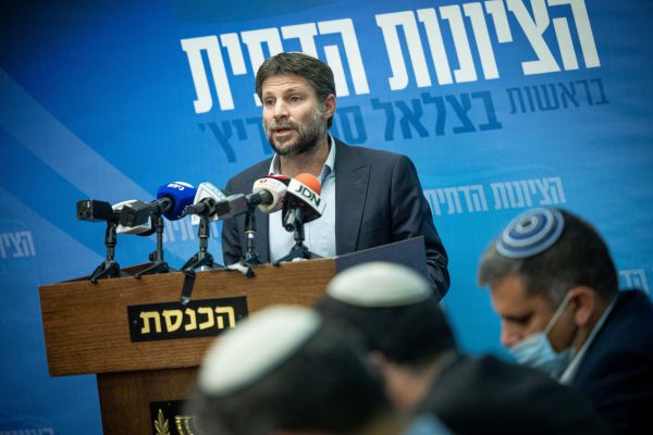 היועץ לעג: "כנראה מי שלא גר בחברון לא מספיק ימני"