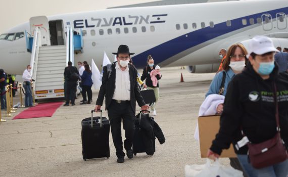 נוסע שהתמוטט: טיסת אל על לרומא בנחיתת חירום