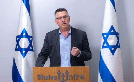 סער: לסיים את משפט נתניהו עם עסקת טיעון