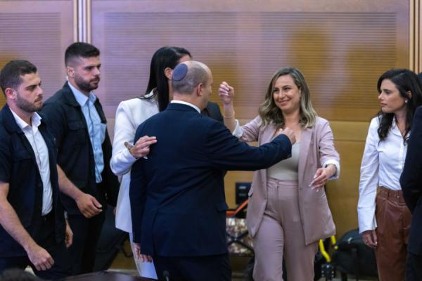 אחרי פינטו: חברת "ימינה" נוספת מודיעה על פרישה