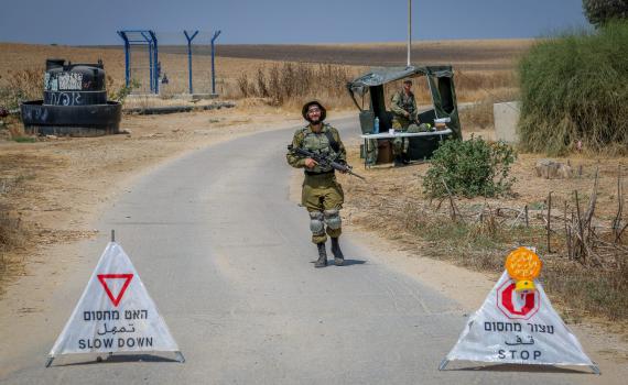 גנץ: נגדיל את ההיתרים לתושבי עזה