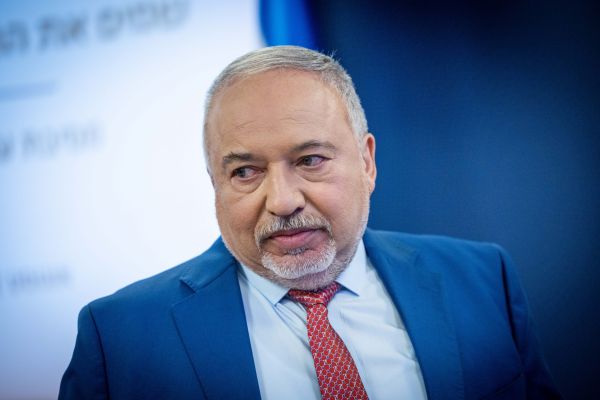 ליברמן: אסור לרחם על האזרחים שהביאו את חמאס לשלטון