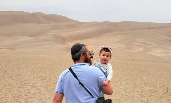 חיים את החלום: משפחה חרדית נודדת בין 50 מדינות