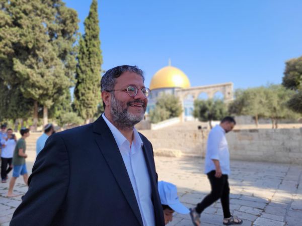 בצל הירי: ח"כ בן גביר עלה להר הבית