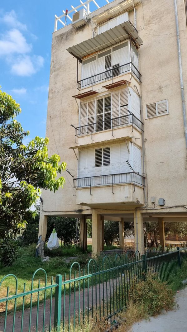 דיירי בניין בלוד פונו מביתהם בשל חשש לקריסה